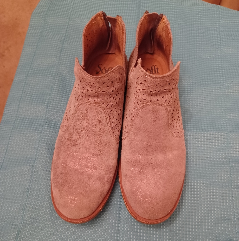 Ladies Sofft Tan Ankle Booties with Brogue Detailing